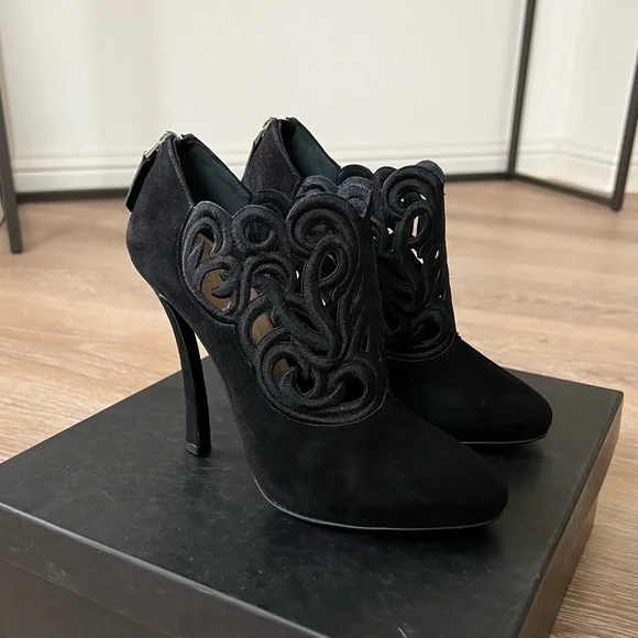 Giorgio Armani black suede booties - Picture 4 of 11